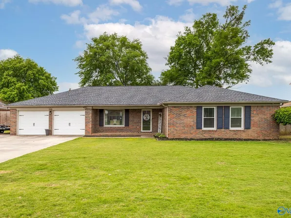 2205 Victoria Dr SW, Decatur, AL 35603