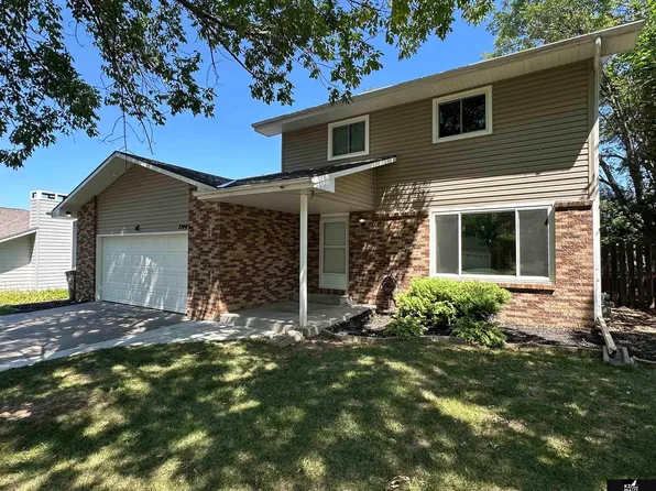 3144 Stephanos Dr, Lincoln, NE 68516