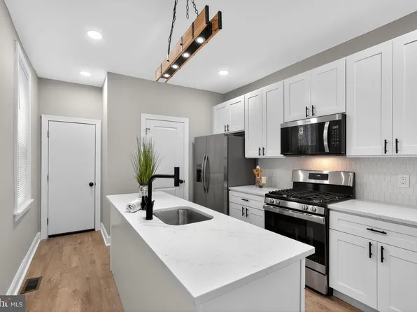 1453 S 52nd St, Philadelphia, PA 19143