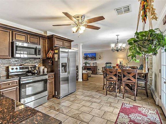 5th image of 59 Birchdale Dr
