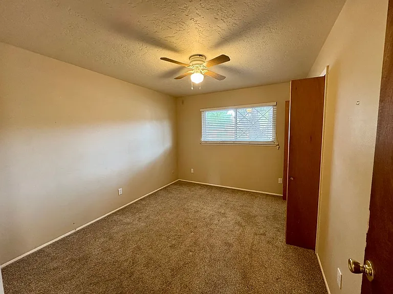9516 Dona Marguerita Ave NE — Photo 8