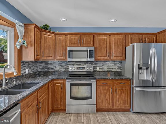 5th image of 2648 Drayton Dr
