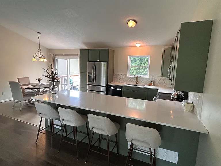 12524 S Grant St — Photo 2