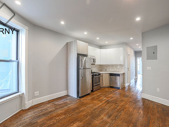 2nd image of 125 Putnam Ave APT 1R