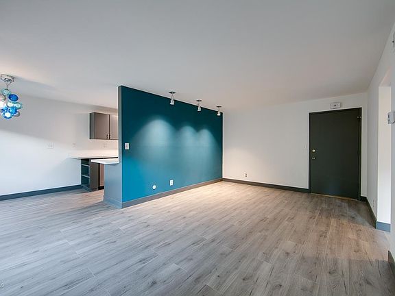 5th image of 5400 Newcastle Ave APT 8