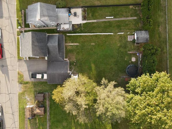 25 W Colliery Ave, Tower City, PA 17980