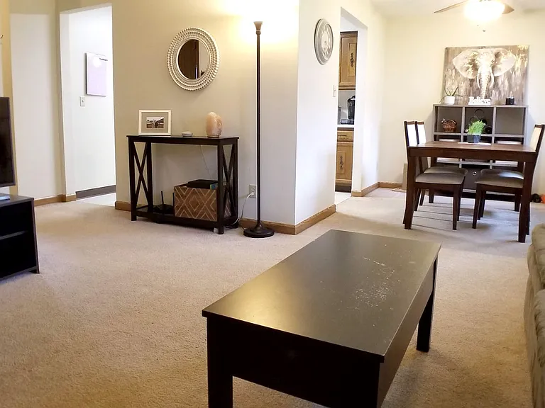 Embassy Square Apartments — Photo 53