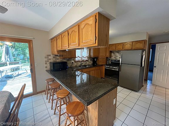 5th image of 32120 Leona St