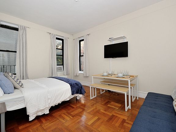 2nd image of 354 E 77th St APT 3A