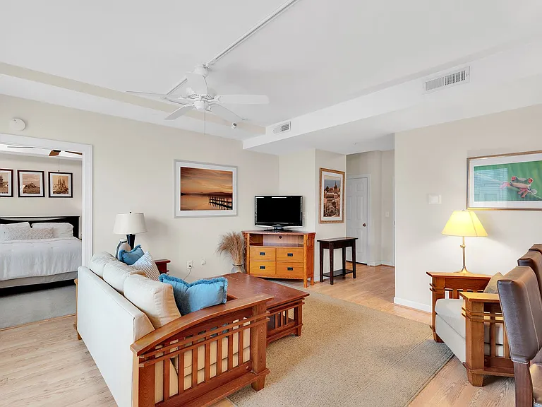 718 Trade St #806 — Photo 10
