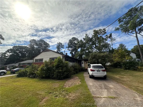 1921 Manteo St, Fayetteville, NC 28303