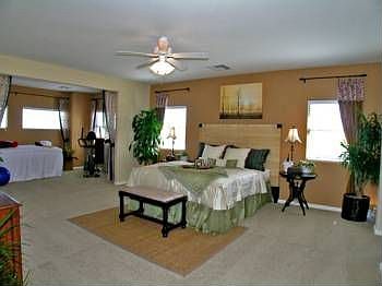 5th image of 4722 S Southwind Dr