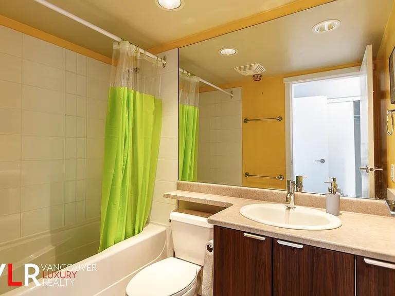 1010 Richards St #1702 — Photo 7