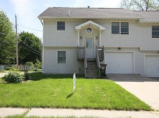 1220 3rd Ave, Iowa City, IA 52240