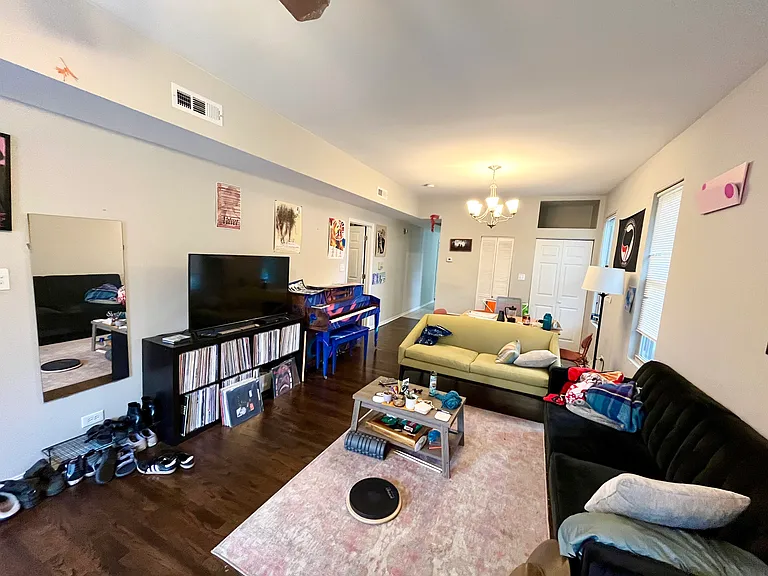 3435 W McLean Ave #1F — Photo 4