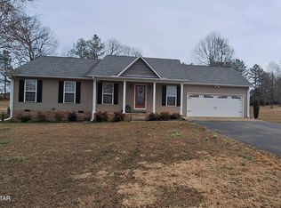 328 Valley Dr, Lexington, TN 38351