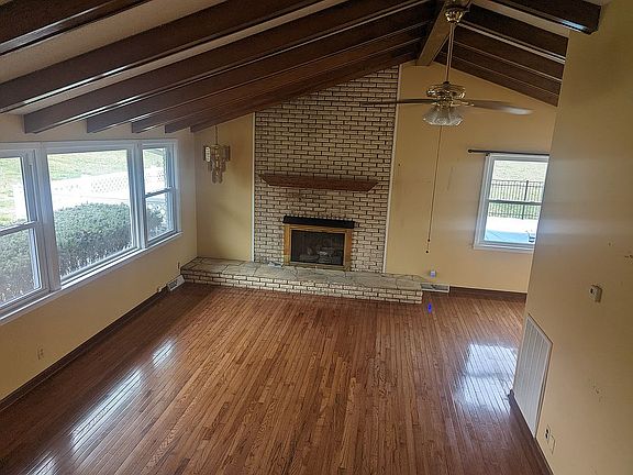 4th image of 280 Rossview Rd