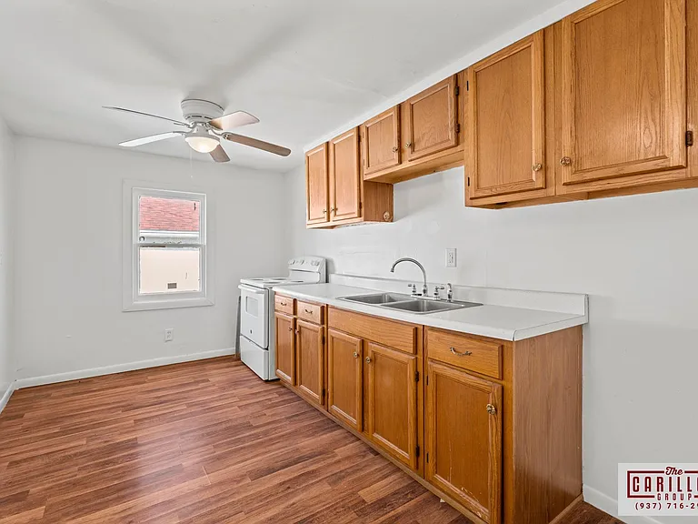2027 Leo St — Photo 10
