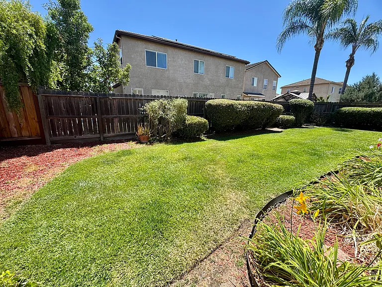 1398 Madelena Ln — Photo 34