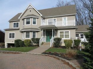 52 Price St, Sayreville, NJ 08872