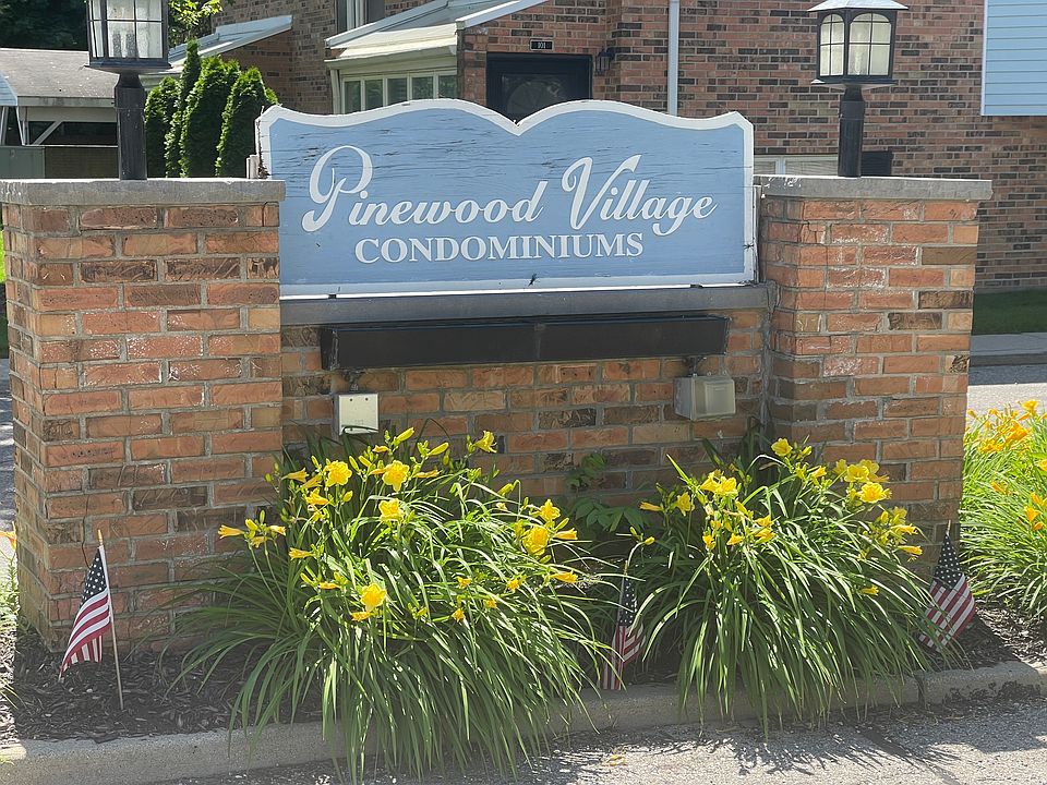 Welcome to Pinewood Village __