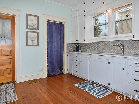 5th image of 148 E 21st St
