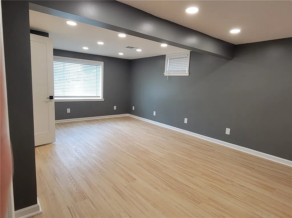 4 bed, 1280 sqft, $2,800 — Photo 4