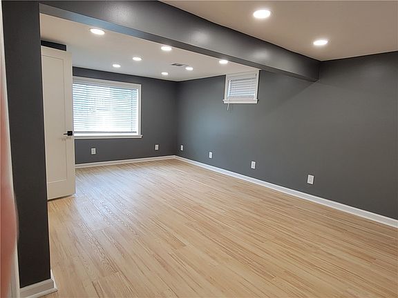 4th image of 113 Meadowbrook Dr