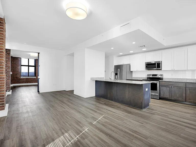The Residences at Barnett — Photo 23