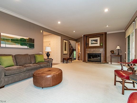 5th image of 856 Hardwood Ct