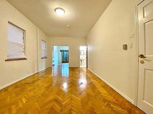 4th image of 1536 73rd St #1