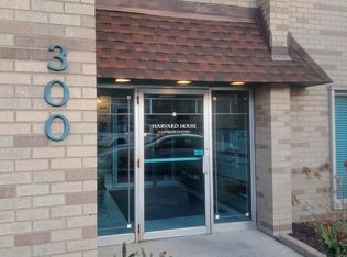 300 Circle Ave APT 4I, Forest Park, IL 60130