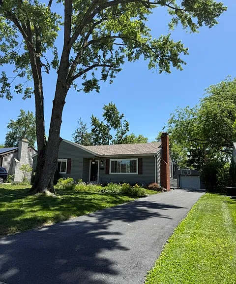 2735 Woodstock Rd — Photo 1