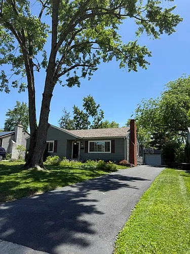 2735 Woodstock Rd Photo 1