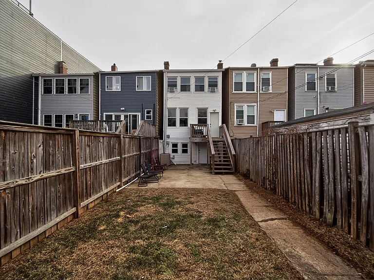632 Franklin St NE — Photo 14