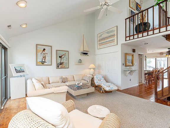 3rd image of 4624 Harbor Beach Blvd