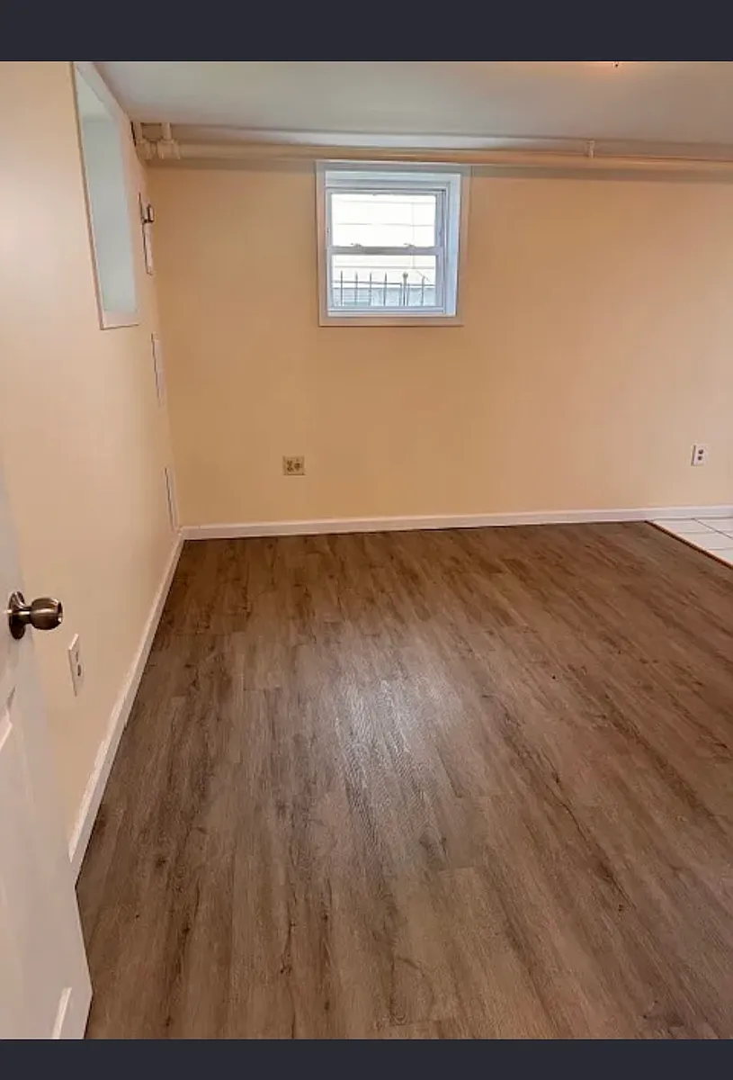 Building Photo - 47 Aqueduct Ave #BASEMENT