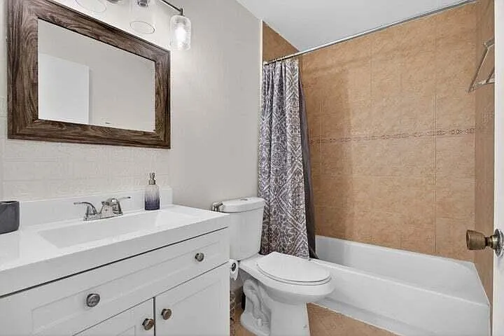 4131 Eastridge Cir — Photo 17