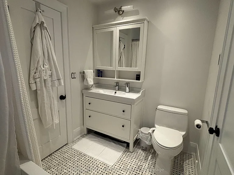47 Vermont Ave — Photo 34