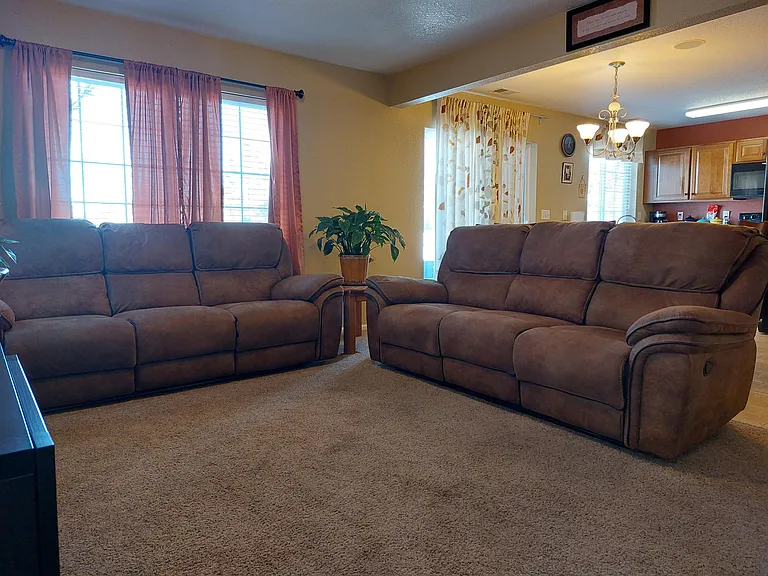 2521 Coach House Loop — Photo 3