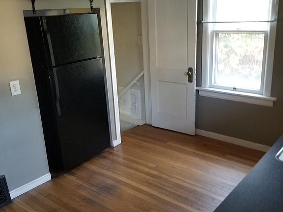 3rd image of 1656 Wyandotte Ave