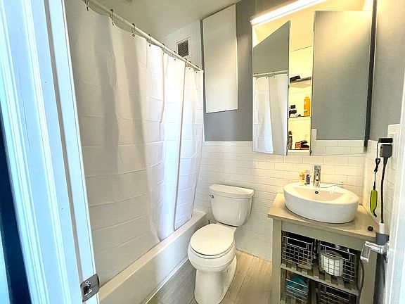 4th image of 350 S 4th St APT 6C