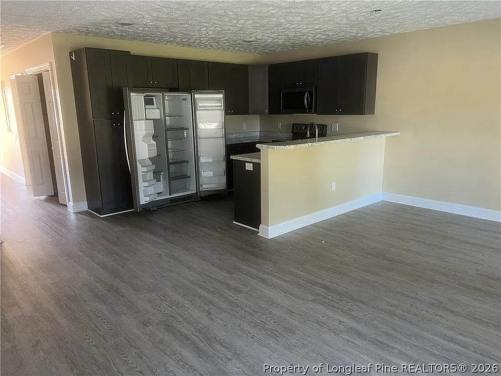 4 bed, 3.5 bath, 1764 sqft, $1,800 — Photo 2