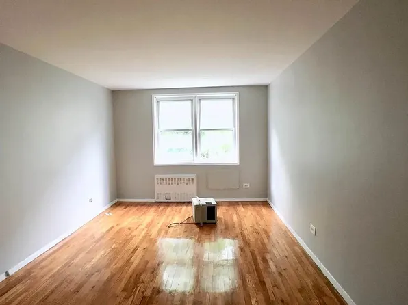 6601 Broadway image 4 of 8