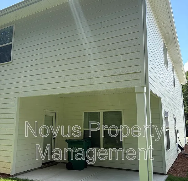 213 Laney Dr — Photo 6