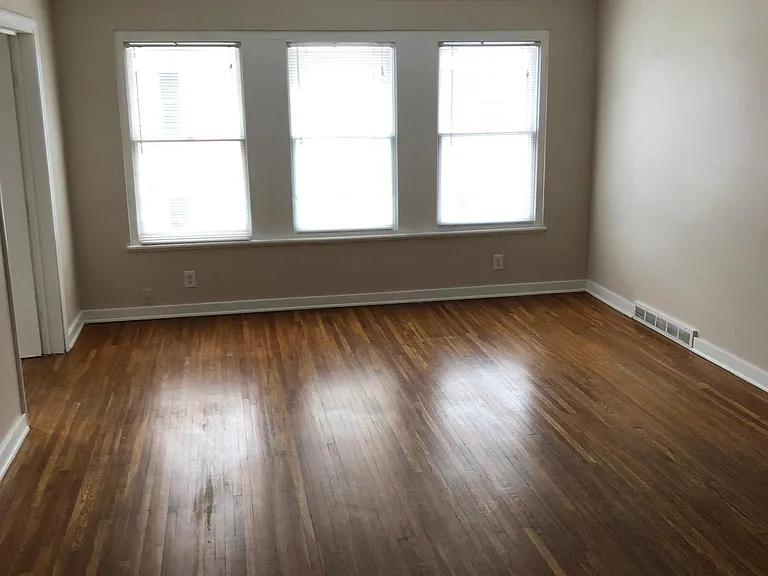 4816 Cass St — Photo 5
