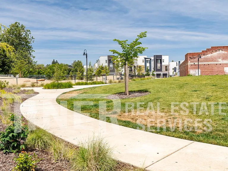 266 Box Ln — Photo 22