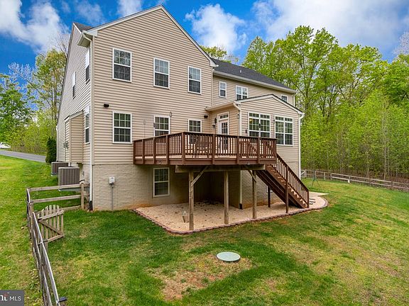 2nd image of 80 Boxwood Dr