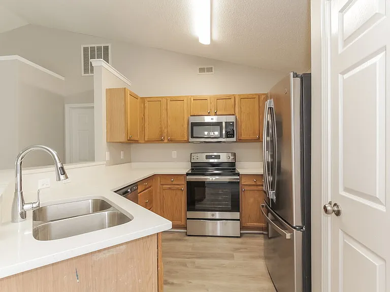 7218 Kavan Hunter Dr — Photo 8