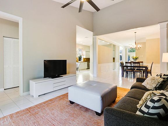 4th image of 95 Satinwood Ln